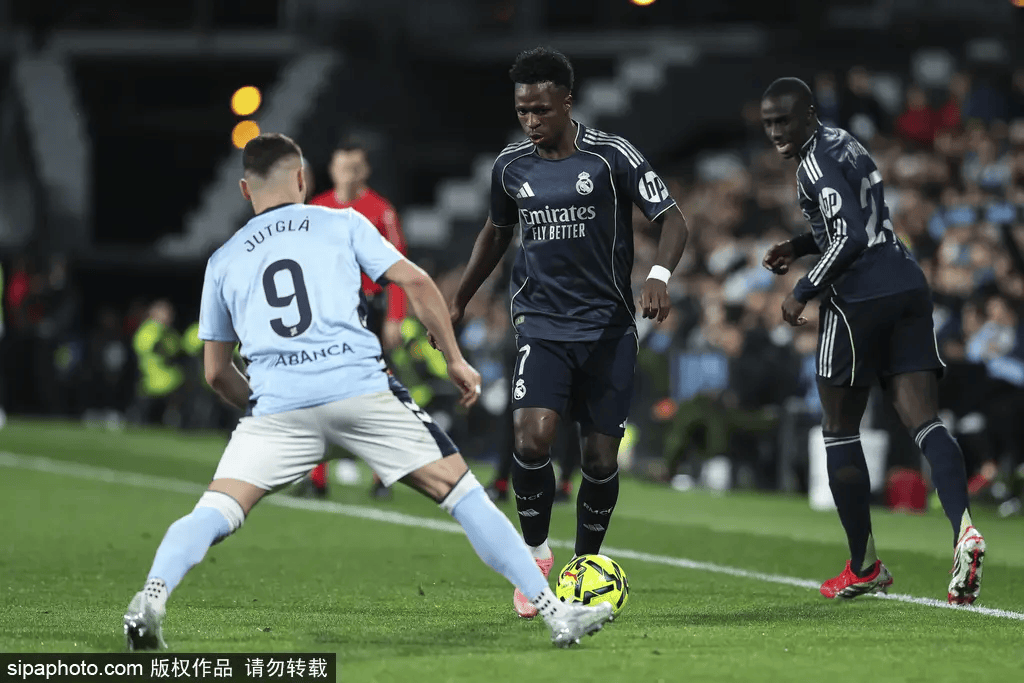 巴黎主场1-3爆冷输摩纳哥！戈洛文替补闪击+巴洛贡锁定胜局，法甲领头羊警钟长鸣